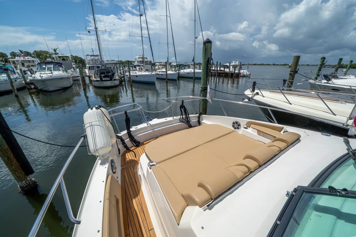 2025 Sea Ray 320 Sundancer "Pace Yourself" photo 6