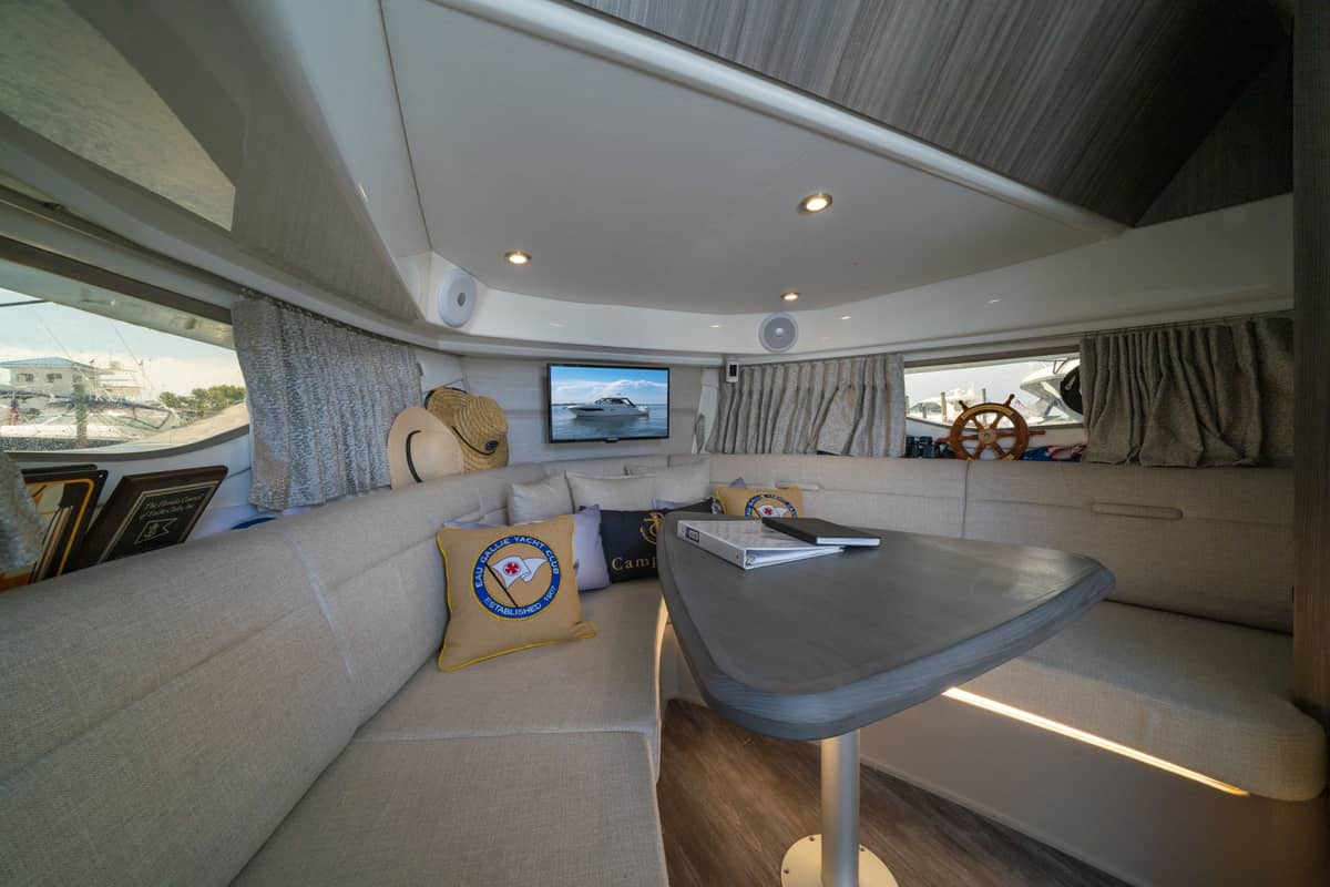 2025 Sea Ray 320 Sundancer "Pace Yourself" photo 5