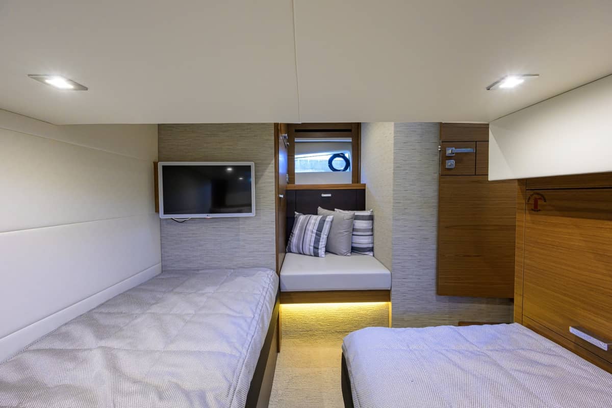 2017 Tiara Yachts 44 Flybridge "Daybreak" photo 25