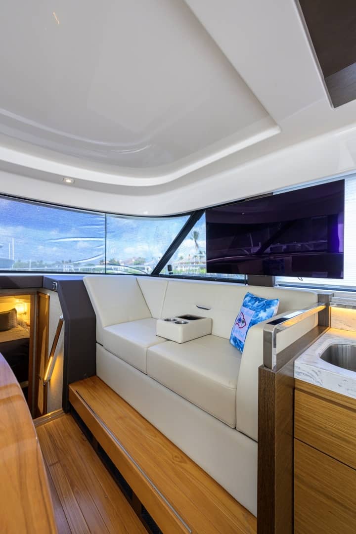 2017 Tiara Yachts 44 Flybridge "Daybreak" photo 15