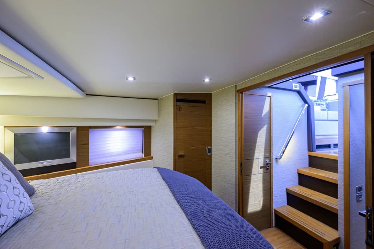 2017 Tiara Yachts 44 Flybridge "Daybreak" photo 20