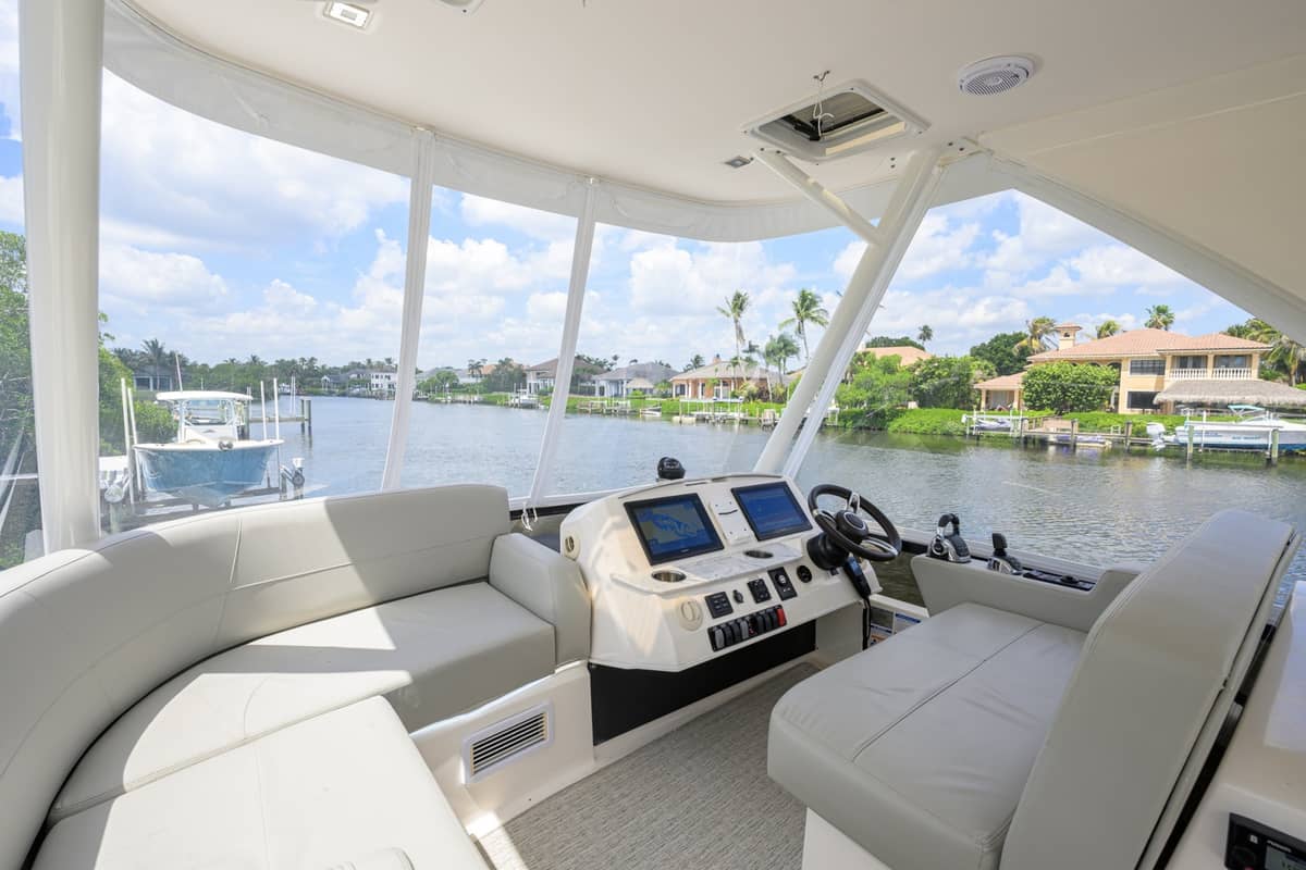 2017 Tiara Yachts 44 Flybridge "Daybreak" photo 41