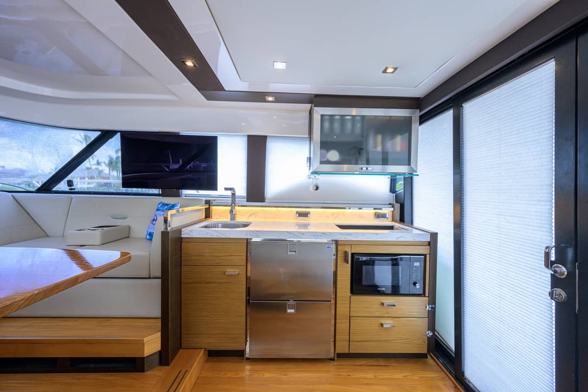 2017 Tiara Yachts 44 Flybridge "Daybreak" photo 9