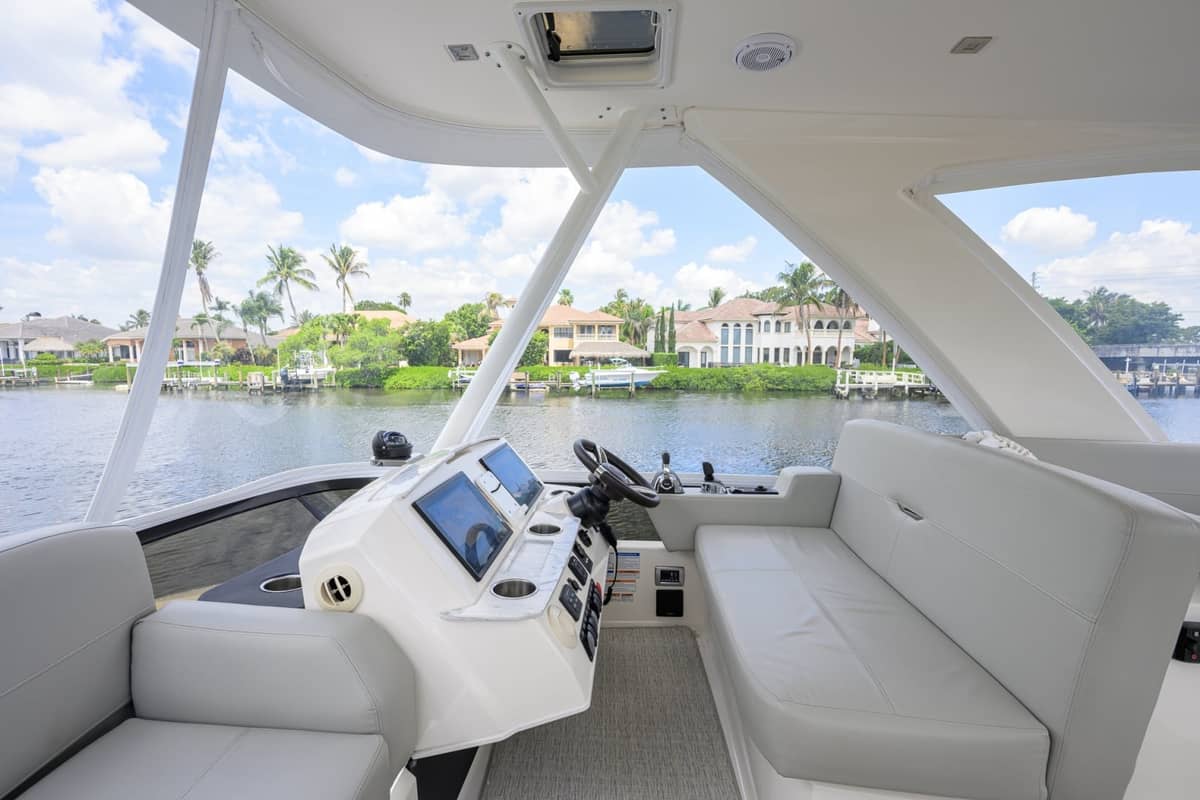 2017 Tiara Yachts 44 Flybridge "Daybreak" photo 44