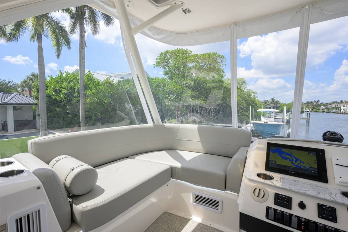 2017 Tiara Yachts 44 Flybridge "Daybreak" photo 39