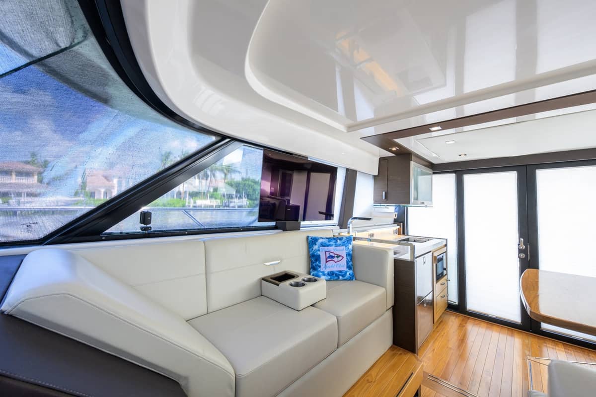 2017 Tiara Yachts 44 Flybridge "Daybreak" photo 17