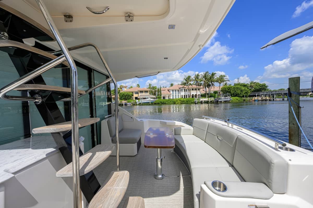 2017 Tiara Yachts 44 Flybridge "Daybreak" photo 6