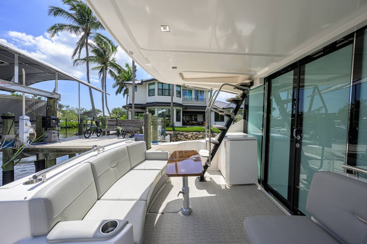 2017 Tiara Yachts 44 Flybridge "Daybreak" photo 2