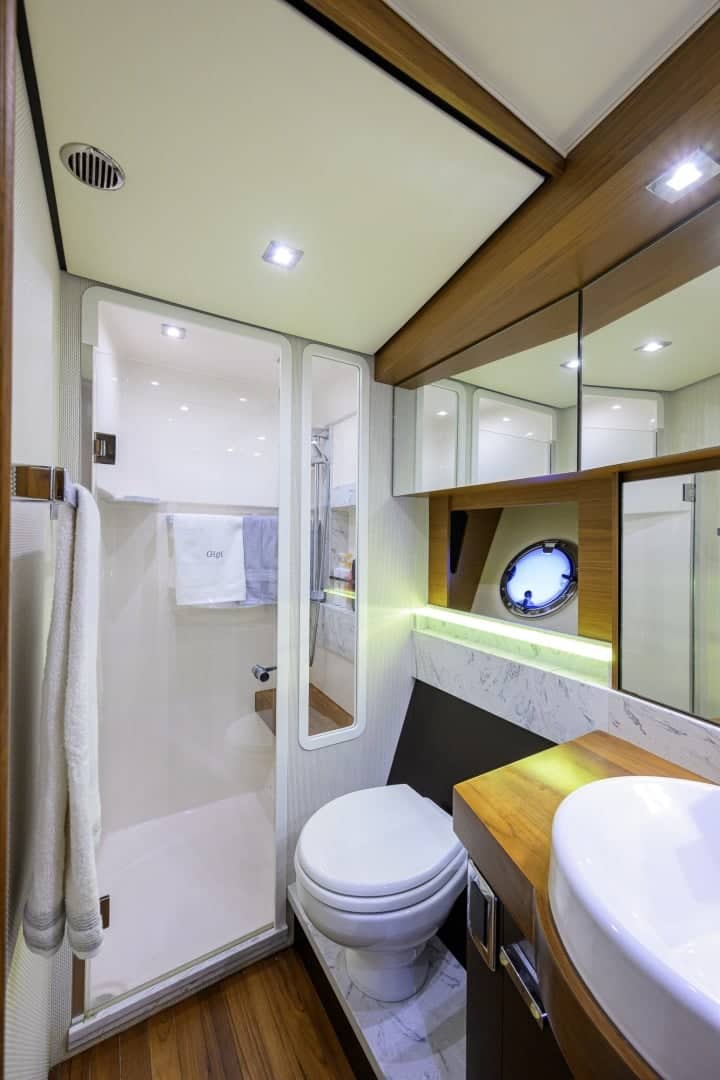 2017 Tiara Yachts 44 Flybridge "Daybreak" photo 22