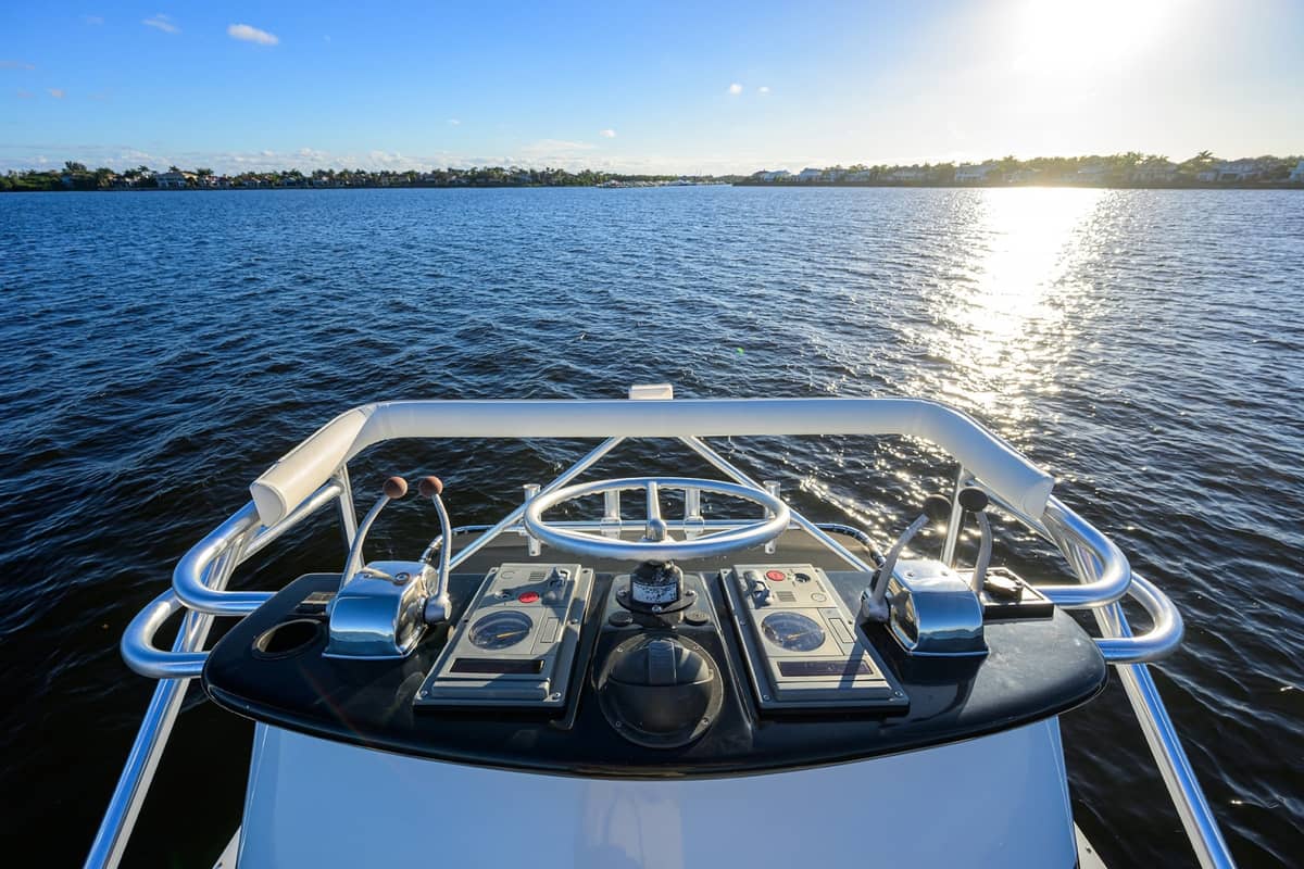 1998 Lazzara Yachts 28 Aura Tournament "Heron's Catch" photo 31