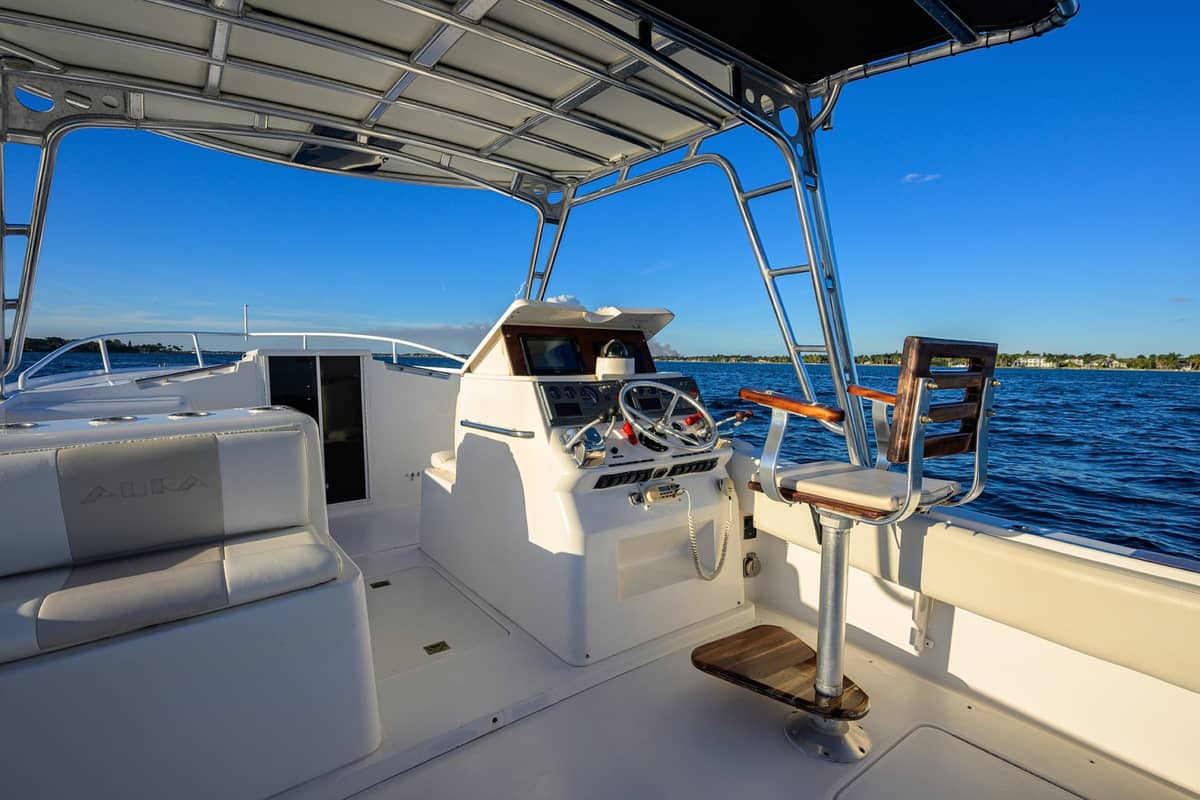 1998 Lazzara Yachts 28 Aura Tournament "Heron's Catch" photo 26
