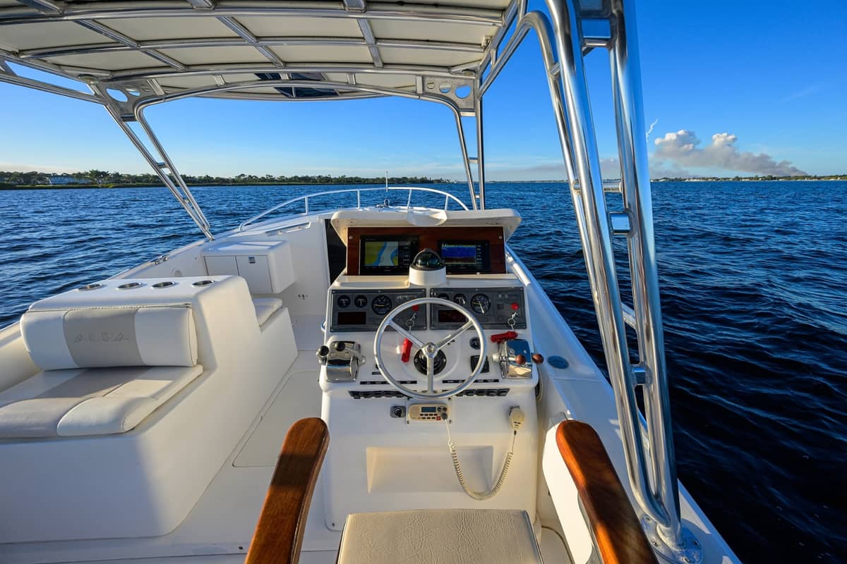 1998 Lazzara Yachts 28 Aura Tournament "Heron's Catch" photo 28