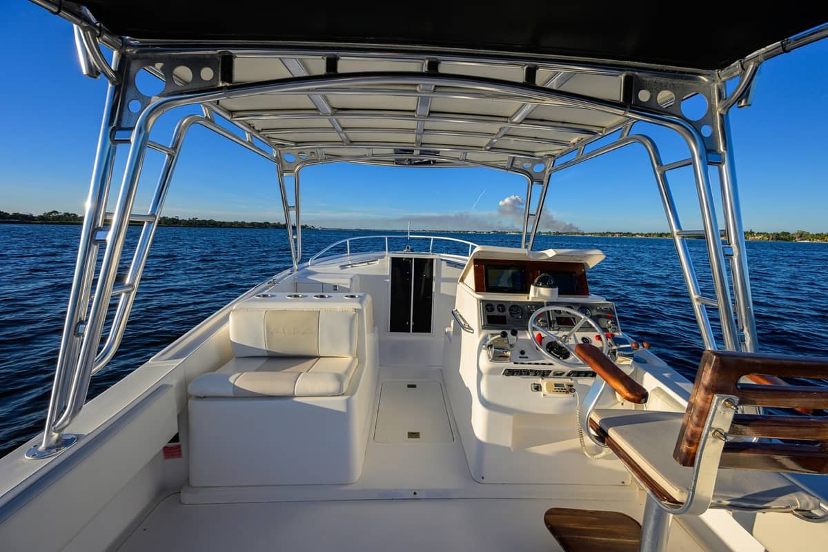 1998 Lazzara Yachts 28 Aura Tournament "Heron's Catch" photo 24