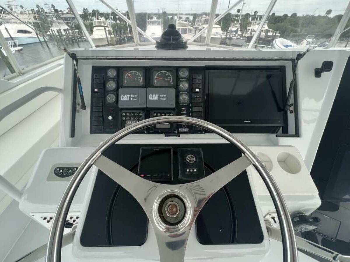 1999 Hatteras 60 Convertible "DOWN TIME" photo 20