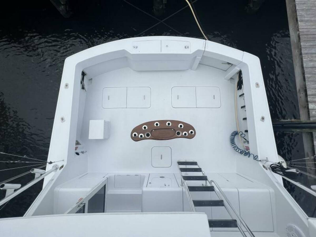 1999 Hatteras 60 Convertible "DOWN TIME" photo 22