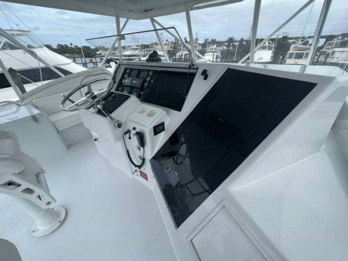 1999 Hatteras 60 Convertible "DOWN TIME" photo 21