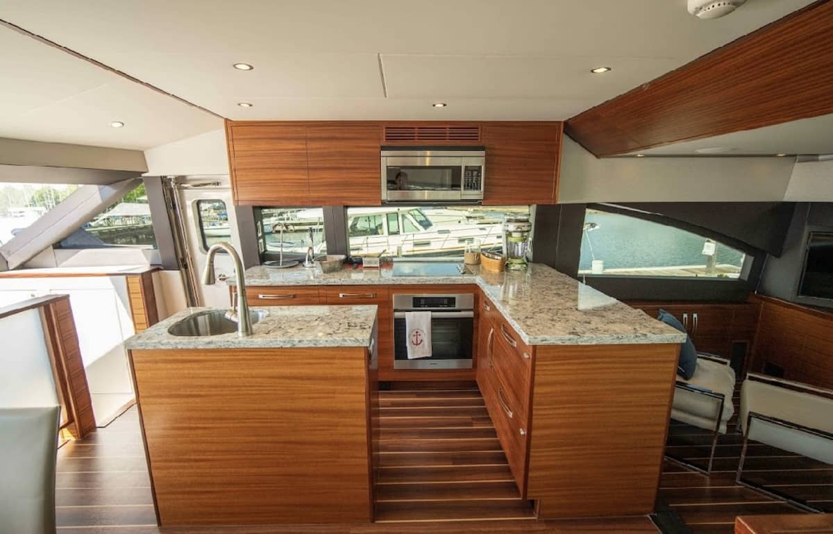 2017 Hatteras 60 Motoryacht "OVATION" photo 5