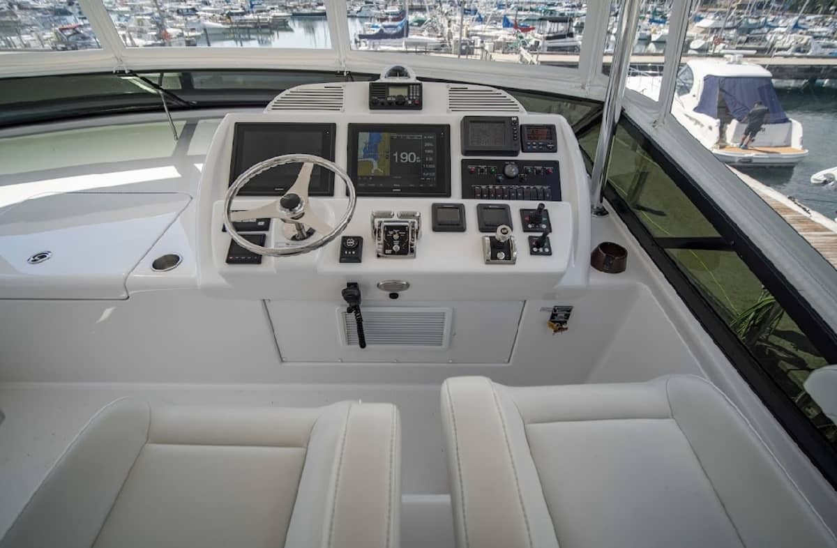2017 Hatteras 60 Motoryacht "OVATION" photo 17