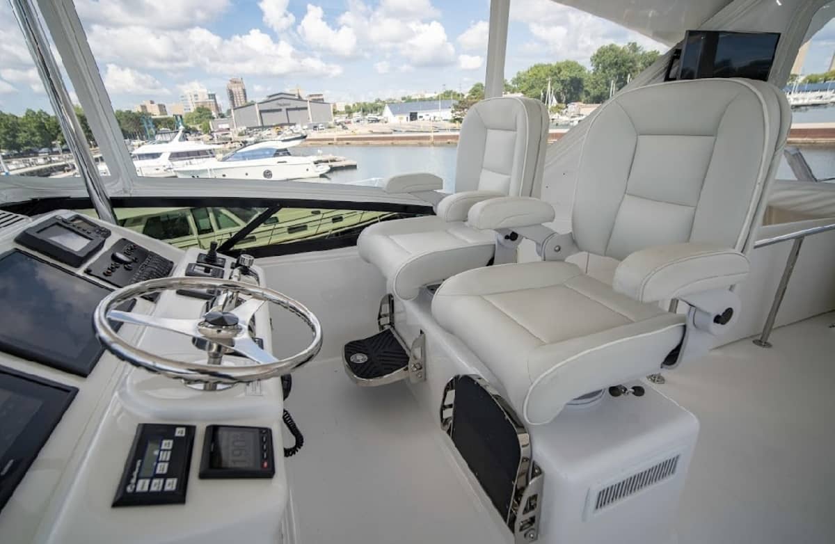 2017 Hatteras 60 Motoryacht "OVATION" photo 18