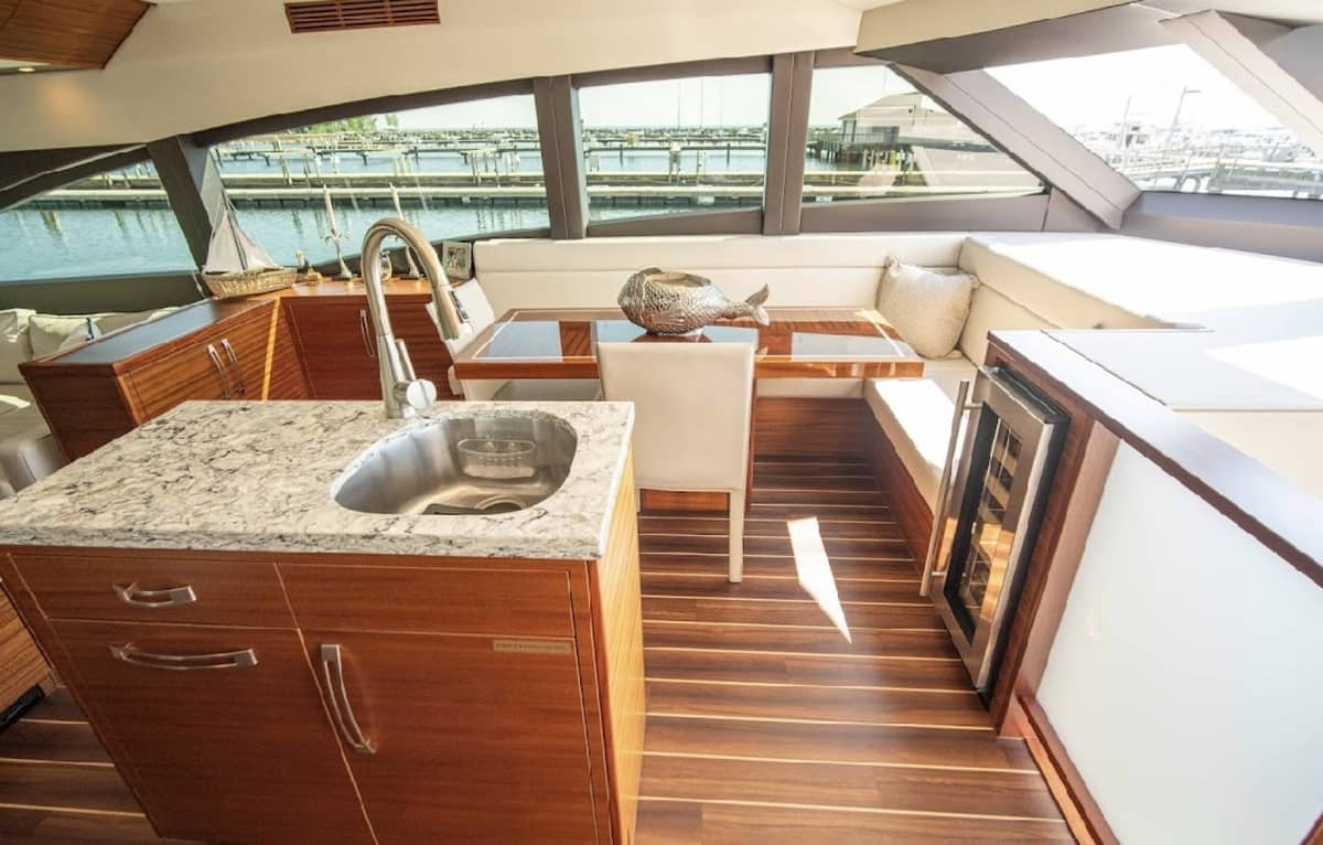 2017 Hatteras 60 Motoryacht "OVATION" photo 6