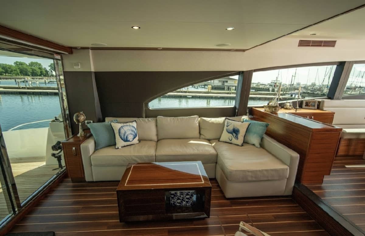2017 Hatteras 60 Motoryacht "OVATION" photo 3