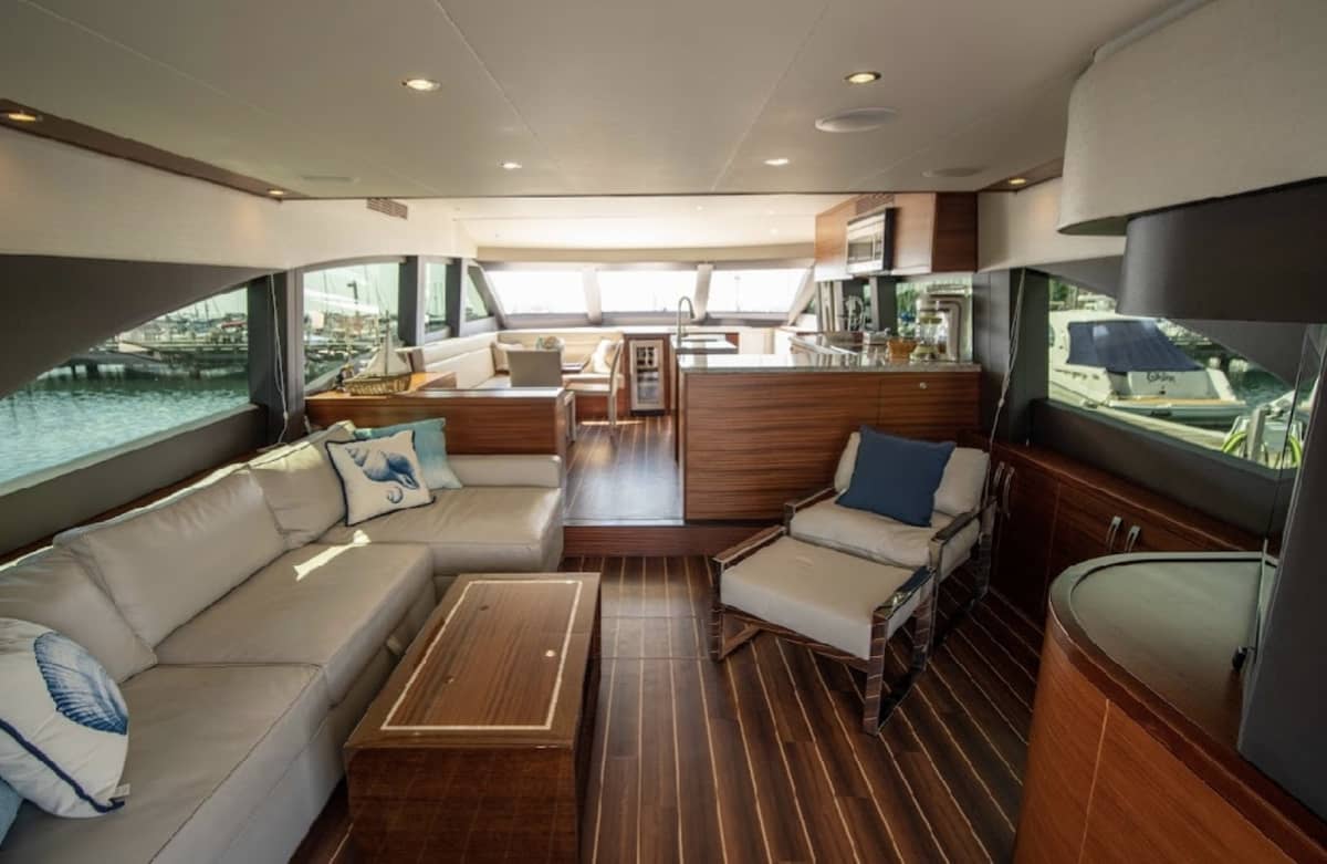 2017 Hatteras 60 Motoryacht "OVATION" photo 2