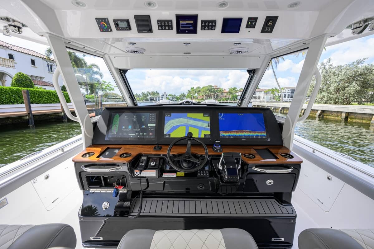 2023 Everglades 455 Center Console "GALLANT LADY" photo 11