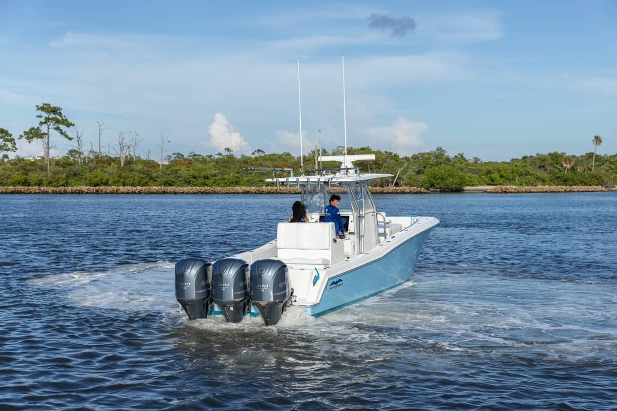 2015 Invincible Center Console "36 Invincible" photo 12