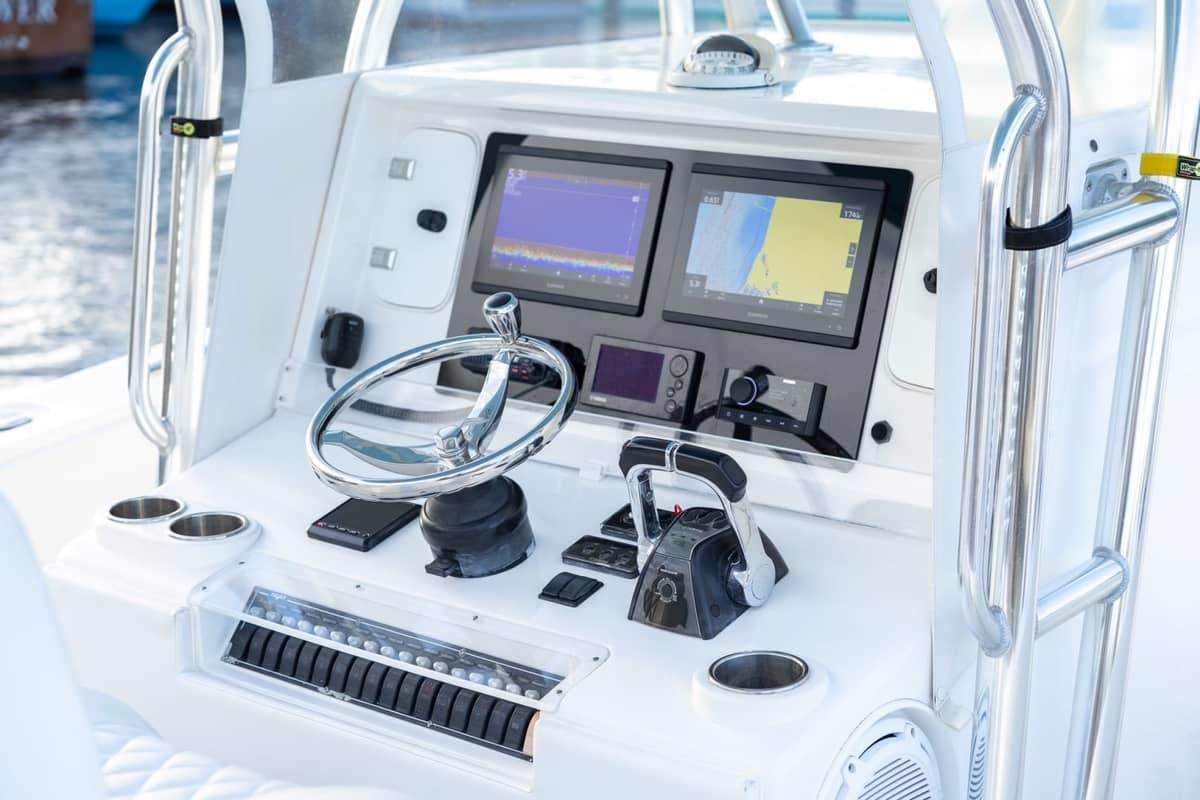 2015 Invincible Center Console "36 Invincible" photo 2