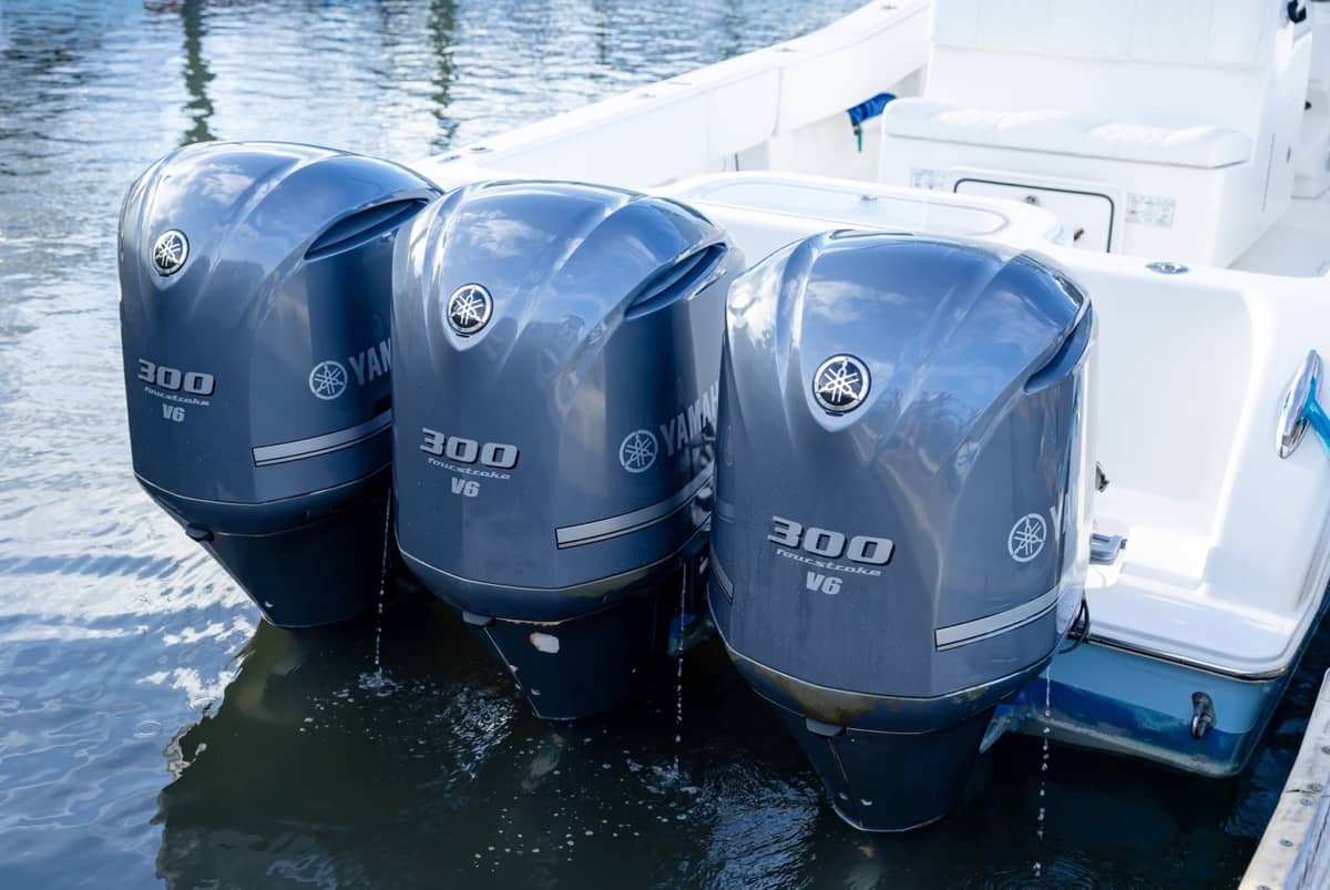 2015 Invincible Center Console "36 Invincible" photo 7