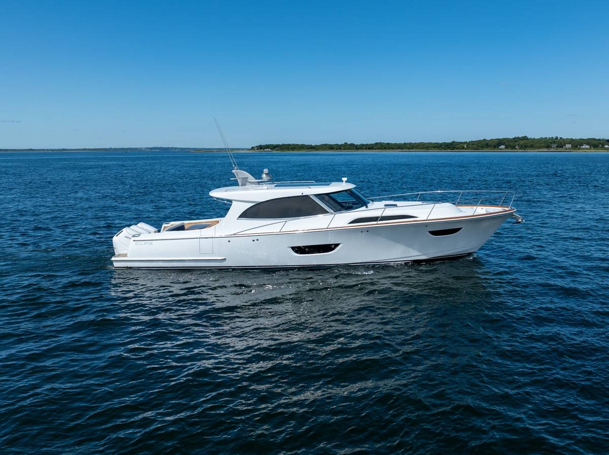 2025 ECLIPSE 505 Shadow "Matterhorn White" photo 35