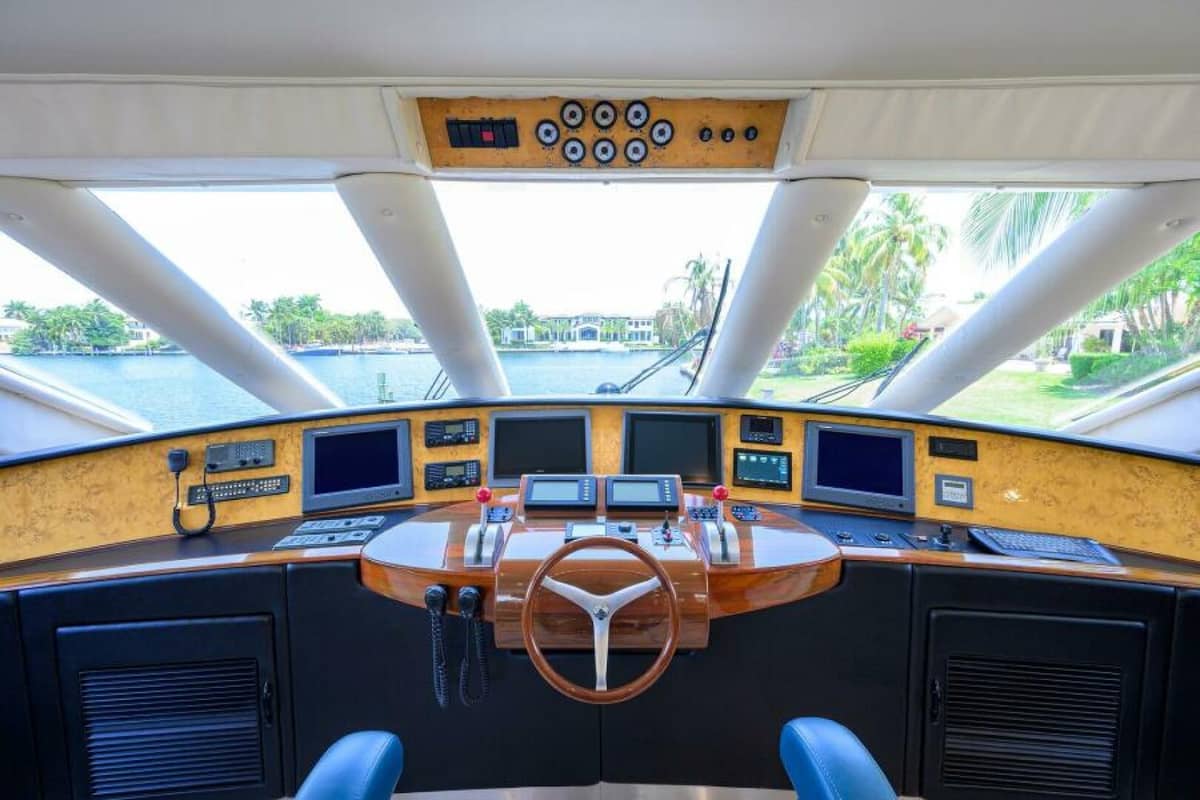 2004 Sea Force IX 82 Enclosed Bridge "Junior" photo 49
