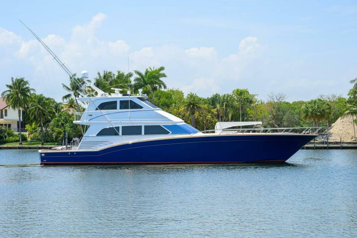 2004 Sea Force IX 82 Enclosed Bridge "Junior" photo