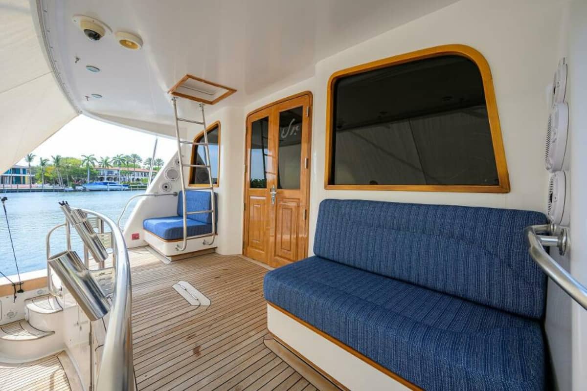 2004 Sea Force IX 82 Enclosed Bridge "Junior" photo 17