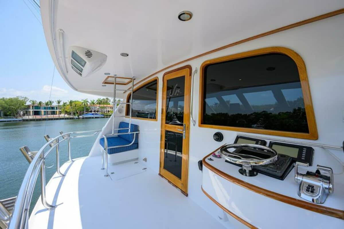 2004 Sea Force IX 82 Enclosed Bridge "Junior" photo 55