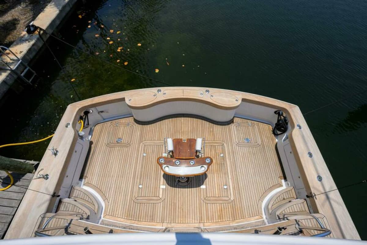 2004 Sea Force IX 82 Enclosed Bridge "Junior" photo 14