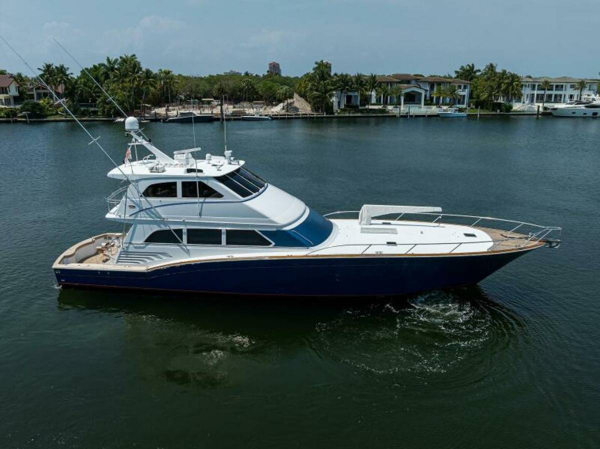 2004 Sea Force IX 82 Enclosed Bridge "Junior" photo 9