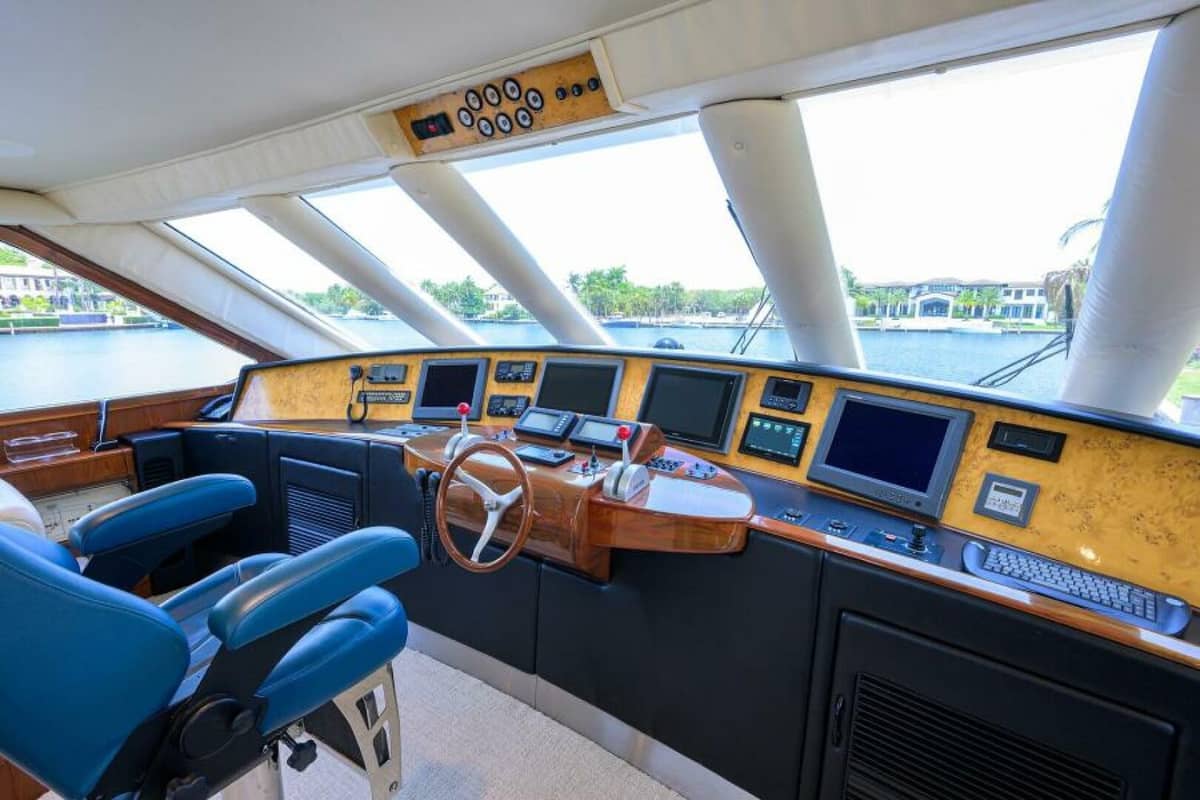2004 Sea Force IX 82 Enclosed Bridge "Junior" photo 50