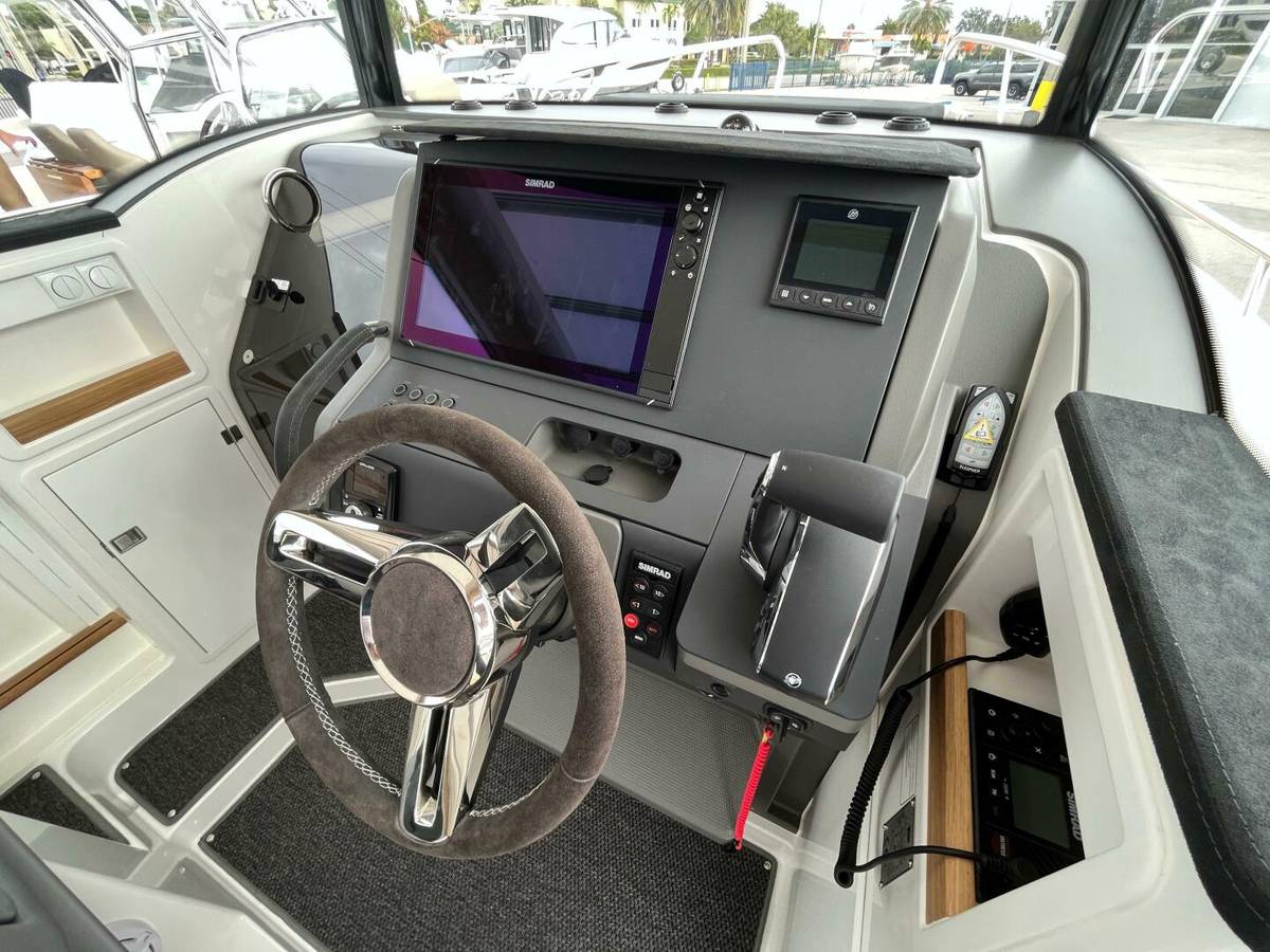 2024 Nimbus Commuter 9 "In-Stock 2024 Nimbus C9 136" photo 12