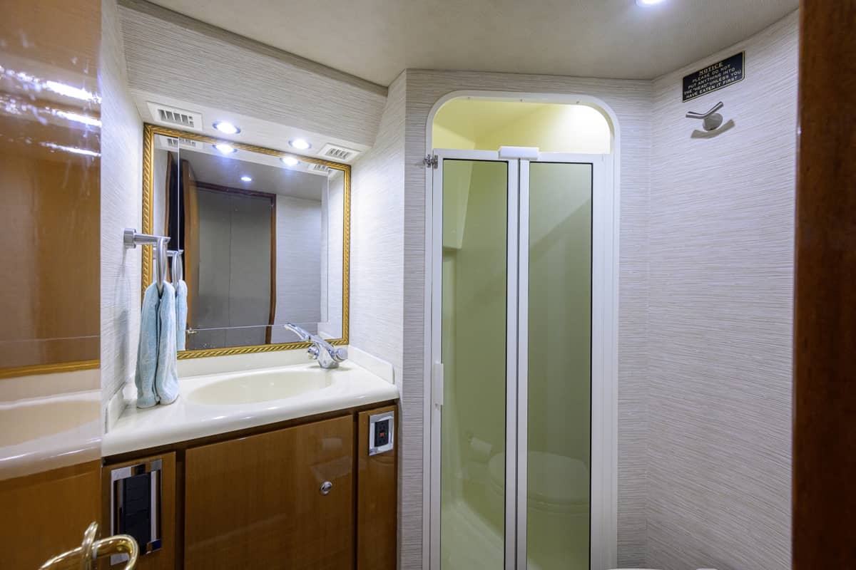 2002 Viking 61 Convertible "One Step Ahead" photo 60