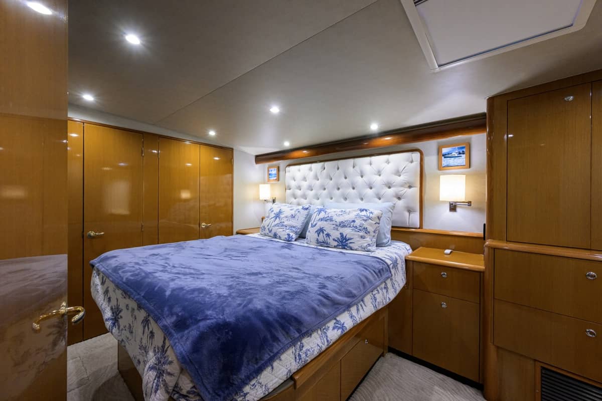 2002 Viking 61 Convertible "One Step Ahead" photo 65