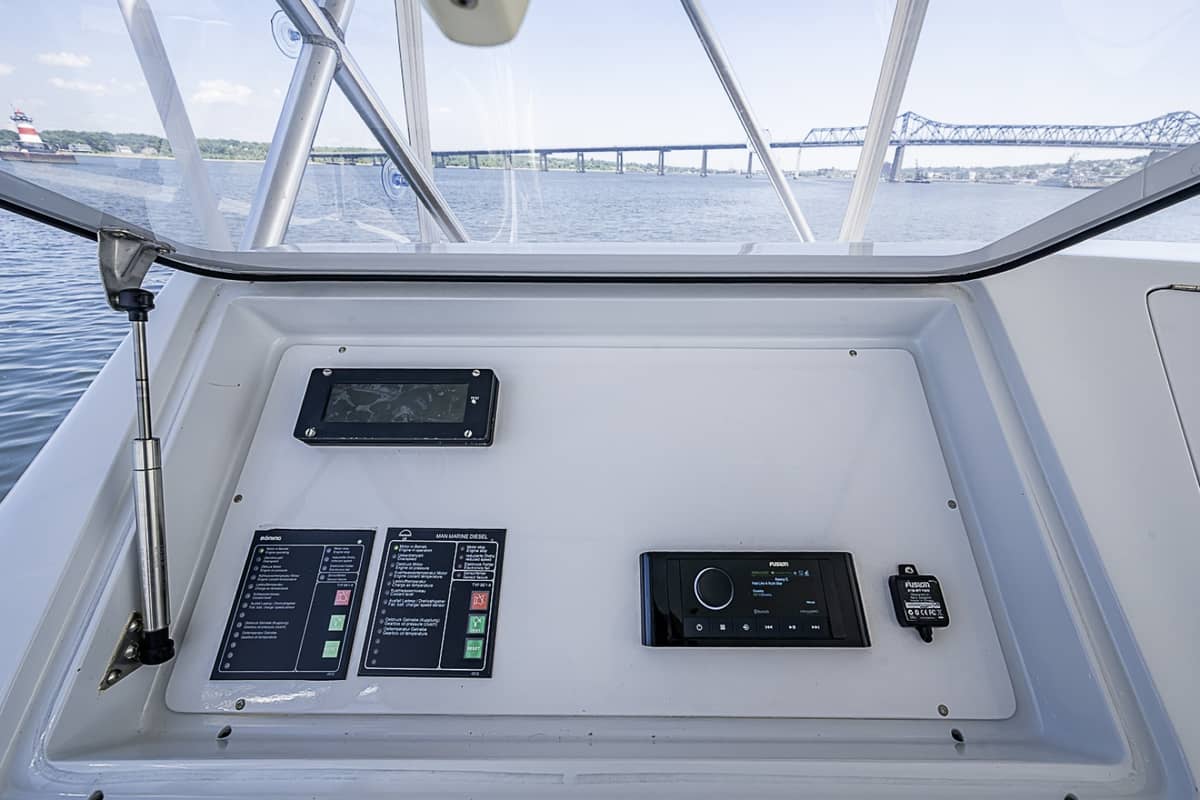 2002 Viking 52 Convertible "Catchin Time" photo 24
