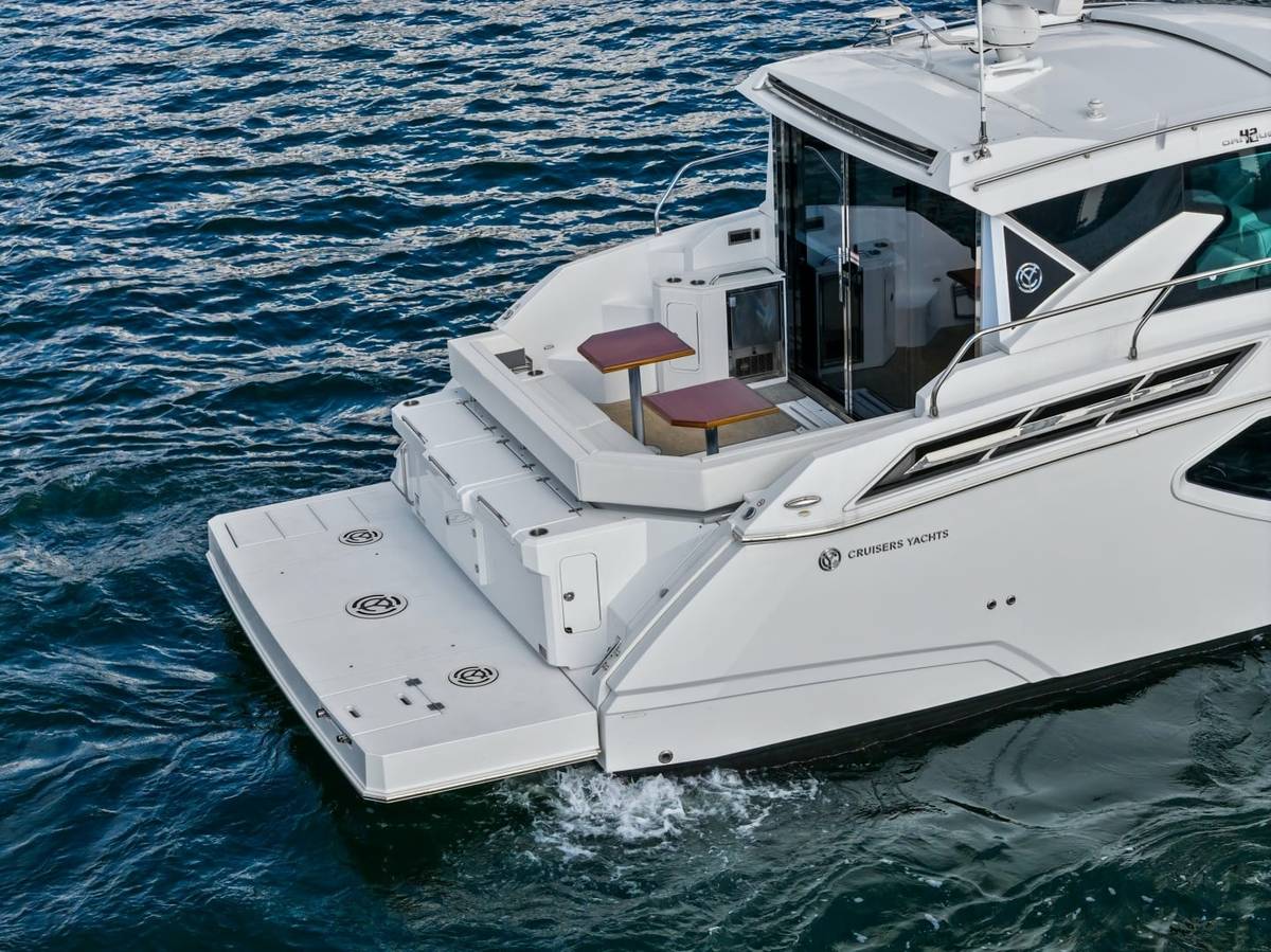2023 Cruisers Yachts 42 Cantius "SARGAM" photo 8