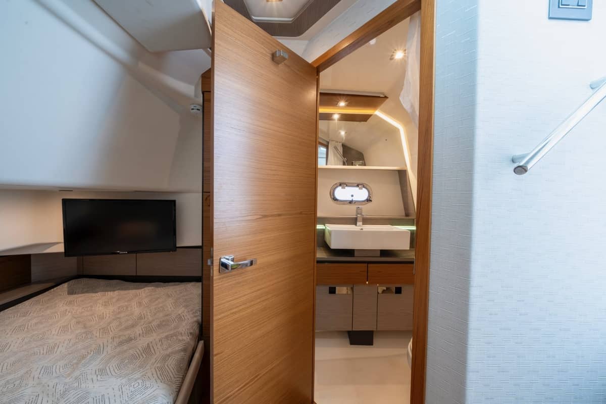 2024 Tiara Yachts 43 LS "Nailed it" photo 28