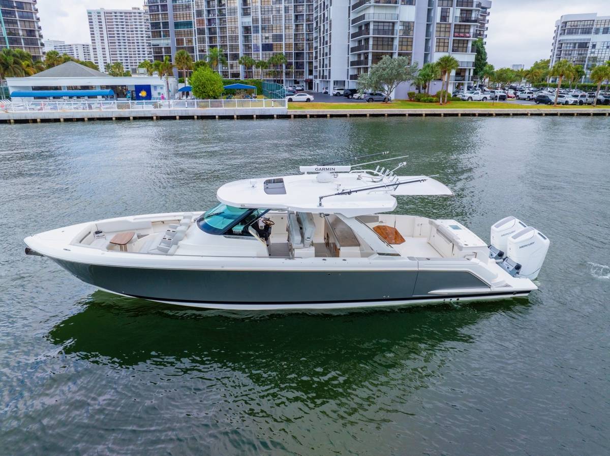 2024 Tiara Yachts 43 LS "Nailed it" photo 5