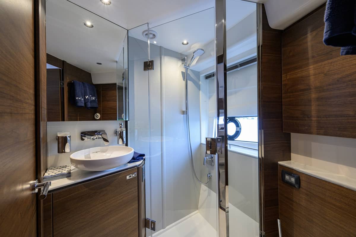 2024 Princess V50 "Crown" photo 22