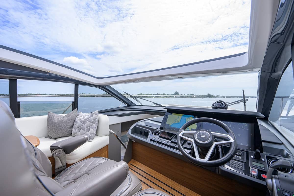 2024 Princess V50 "Crown" photo 14