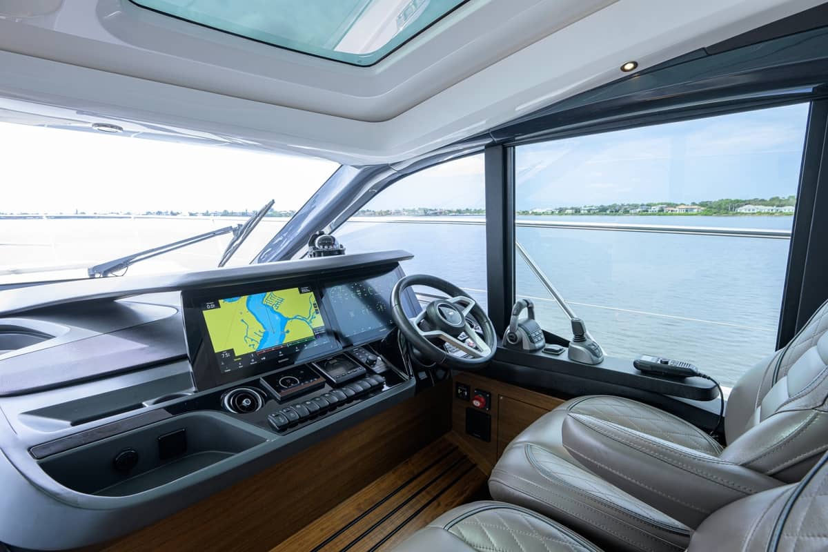 2024 Princess V50 "Crown" photo 11