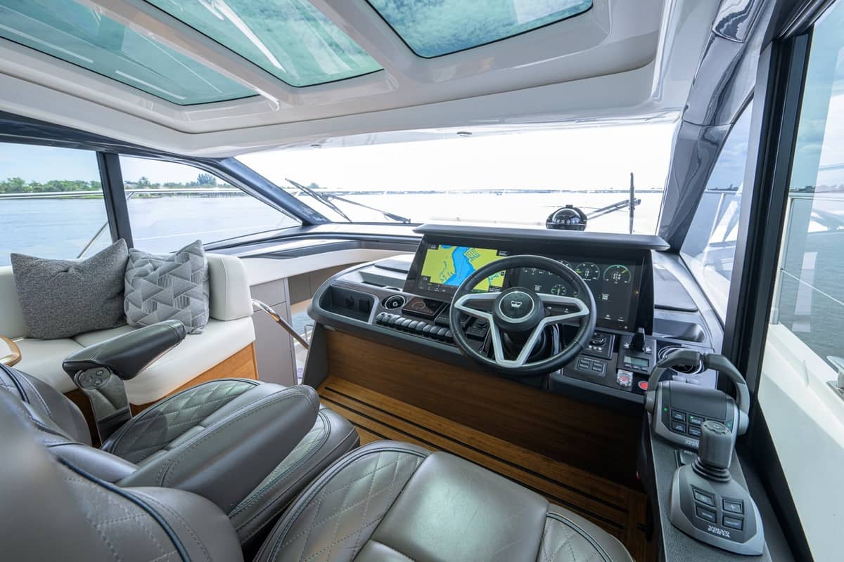 2024 Princess V50 "Crown" photo 13