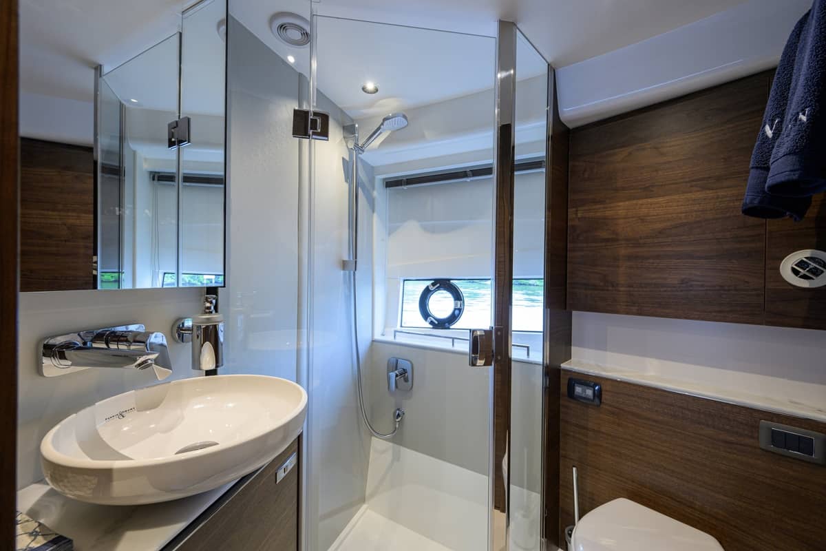 2024 Princess V50 "Crown" photo 23